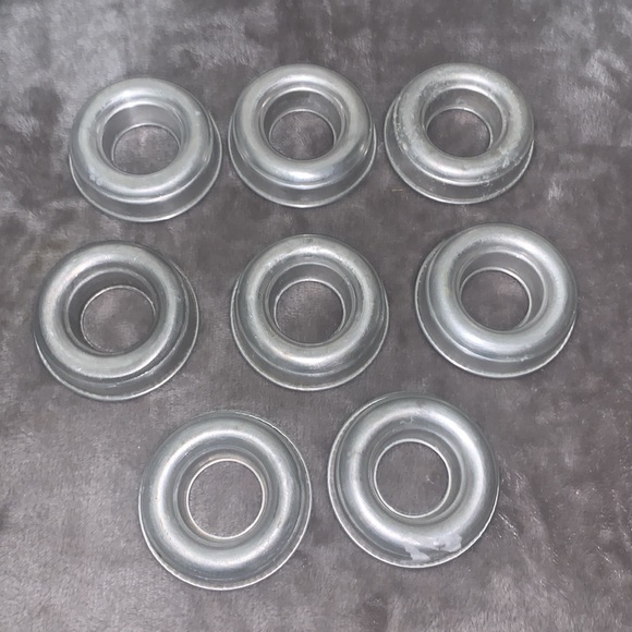 0611 8CT Vintage Aluminum Donut Molds - Picture 2 of 5